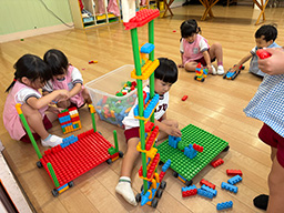 どうしようか相談している様子がいいですね