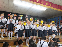 お別れ会での歌と楽器の発表