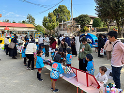 お祭りの出店屋さんごっこの様子